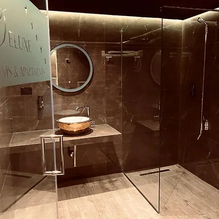 Deluxe In Blloku Area Apartment Tirana