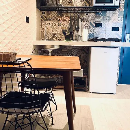 Deluxe In Blloku Area Апартаменты