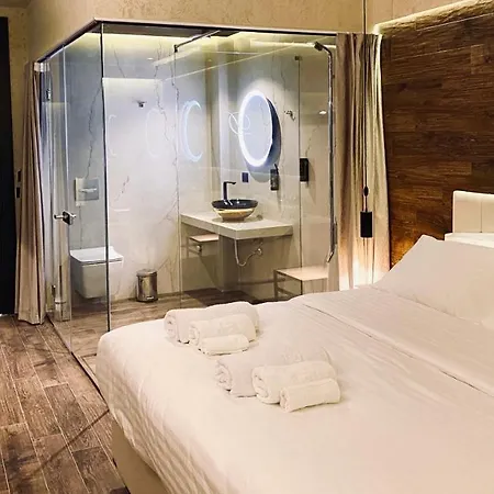 Apartment Deluxe In Blloku Area Tirana